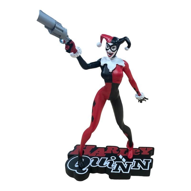 (DAMAGED) HARLEY QUINN RED WHITE & BLACK STATUE BY JIM LEE - Kings Comics