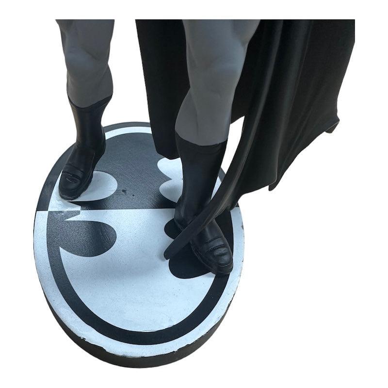 (DAMAGED) BATMAN BLACK & WHITE STATUE BY GARY FRANK - Kings Comics