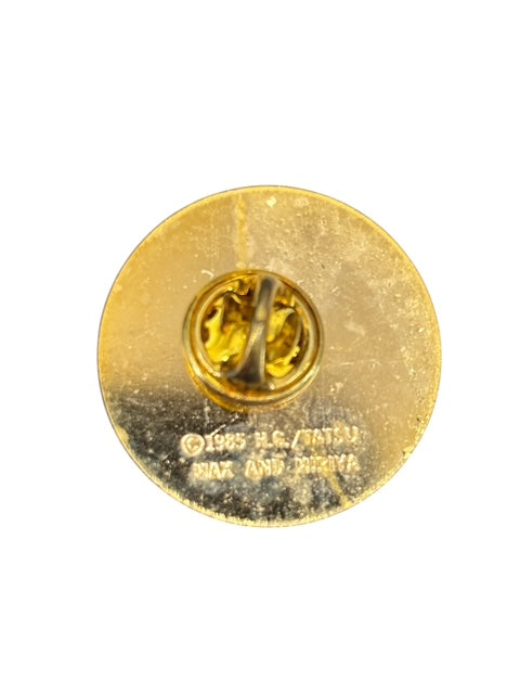 VINTAGE ROBOTECH METAL BADGE (1985) MAX AND MIRIYA