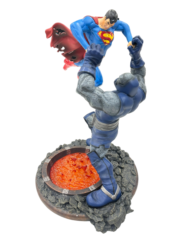 (DAMAGED) SUPERMAN VS DARKSEID STATUE 2ND ED