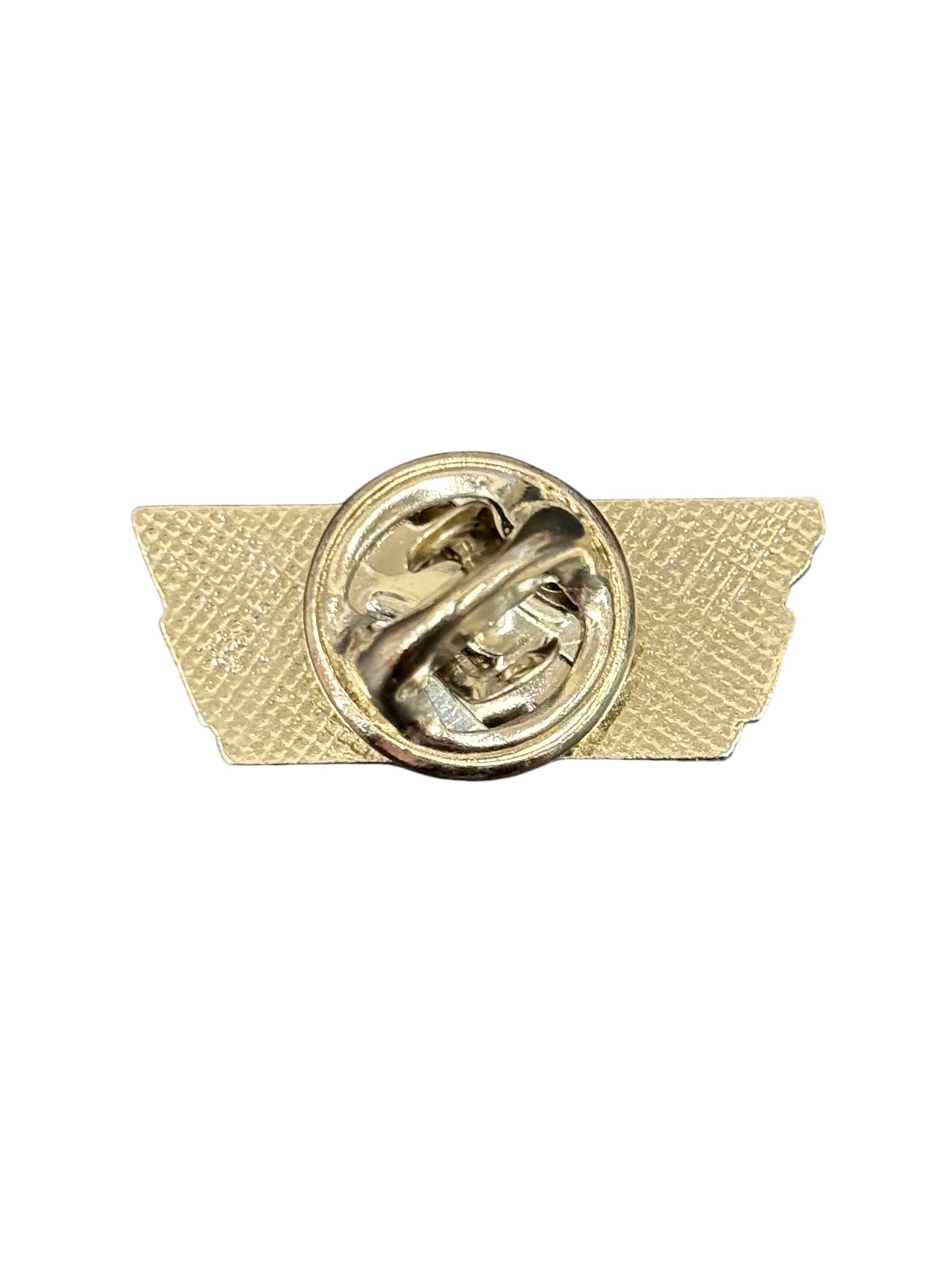 VINTAGE MACROSS METAL BADGE (CIRCA 1990s)