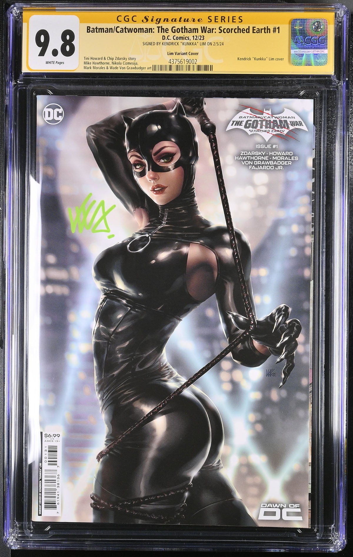 CGC BATMAN CATWOMAN THE GOTHAM WAR SCORCHED EARTH #1 LIM VARIANT (9.8) SIGNATURE SERIES - SIGNED BY KENDRICK "KUNKKA" LIM