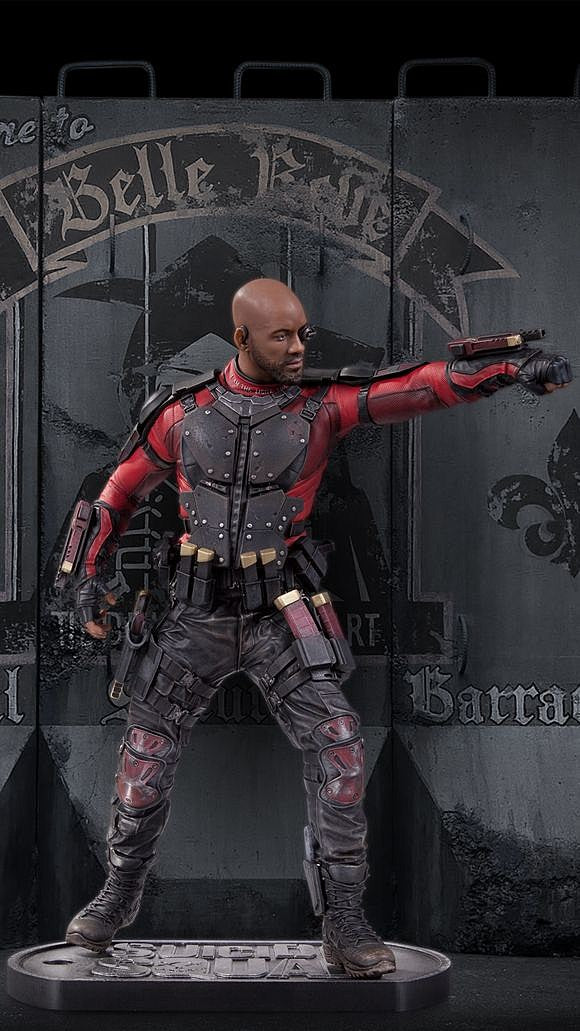 SUICIDE SQUAD DEADSHOT STATUE