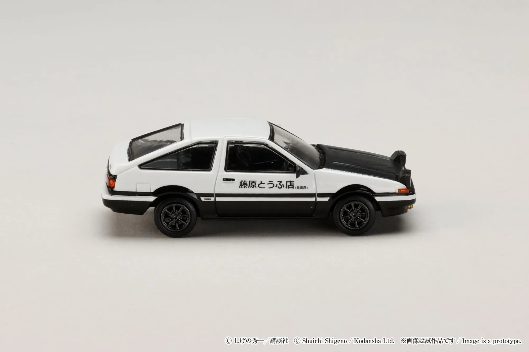 HOBBY JAPAN 1/64 TOYOTA SPRINTER TRUENO AE86 TAKUMI FUJIWARA VS TOMOYUKI TACHI INITIAL D