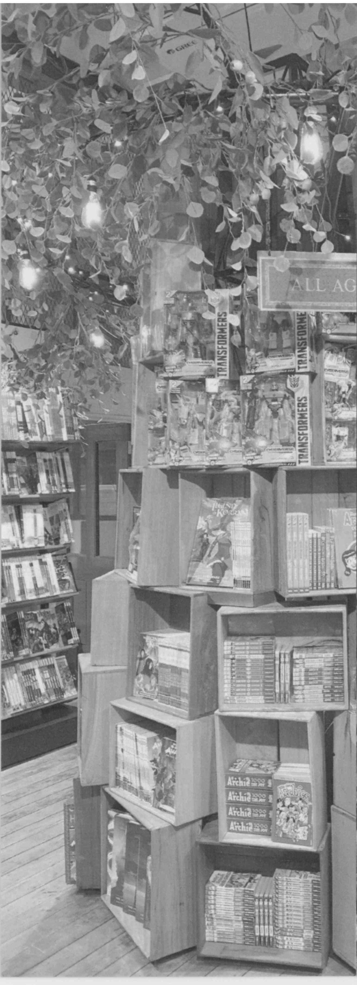 KINGS BOOKMARK  -  BOOK TREE