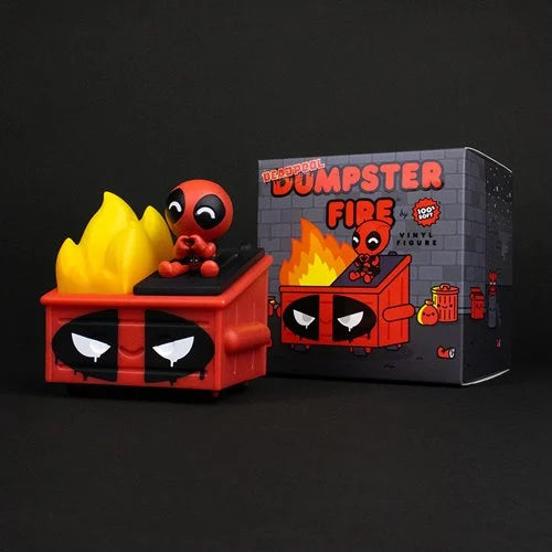 DEADPOOL DUMPSTER FIRE VINYL FIGURE