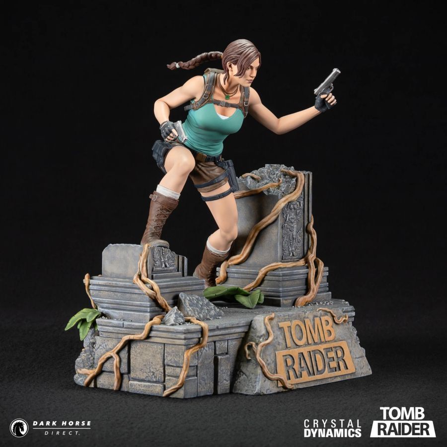 TOMB RAIDER LARA CROFT PVC STATUE