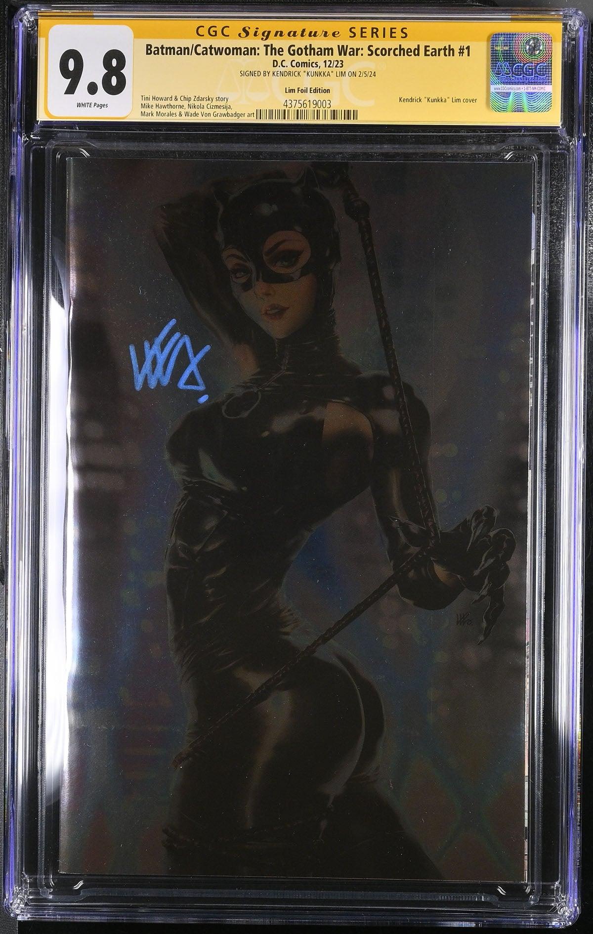 CGC BATMAN CATWOMAN THE GOTHAM WAR SCORCHED EARTH #1 LIM FOIL EDITION (9.8) SIGNATURE SERIES - SIGNED BY KENDRICK "KUNKKA" LIM - Kings Comics
