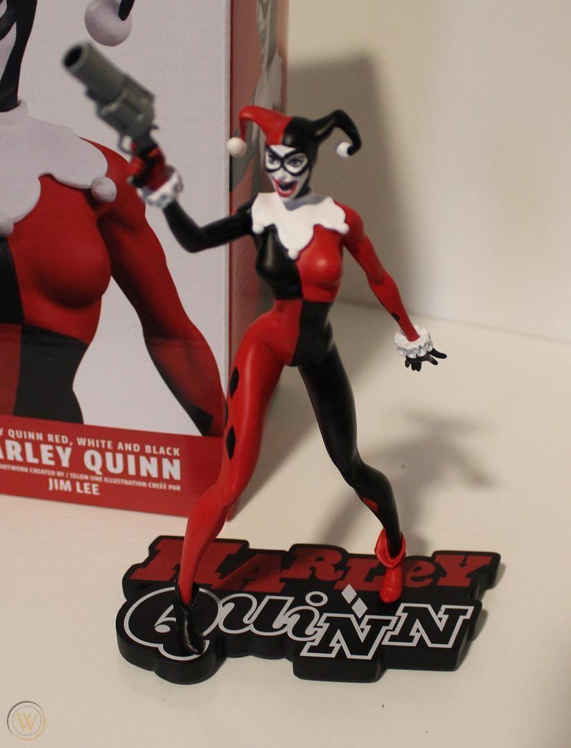 HARLEY QUINN RED WHITE & BLACK STATUE BY JIM LEE (DAMAGED) - Kings Comics