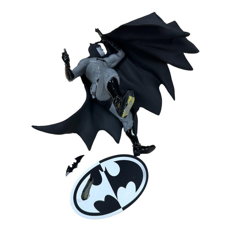 (DAMAGED) BATMAN BLACK & WHITE STATUE BY DAVE JOHNSON - Kings Comics
