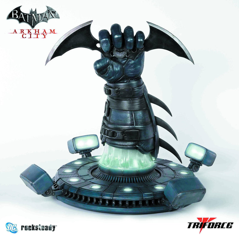 BATMAN ARKHAM CITY BATARANG FULL-SIZE REPLICA