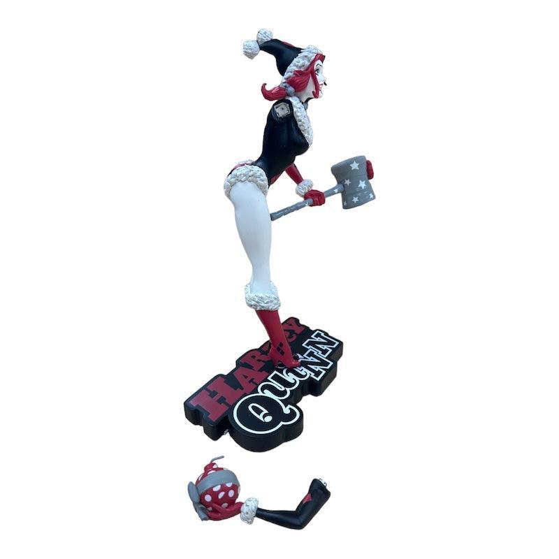 (DAMAGED) HARLEY QUINN RED BLACK & WHITE HOLIDAY STATUE - Kings Comics